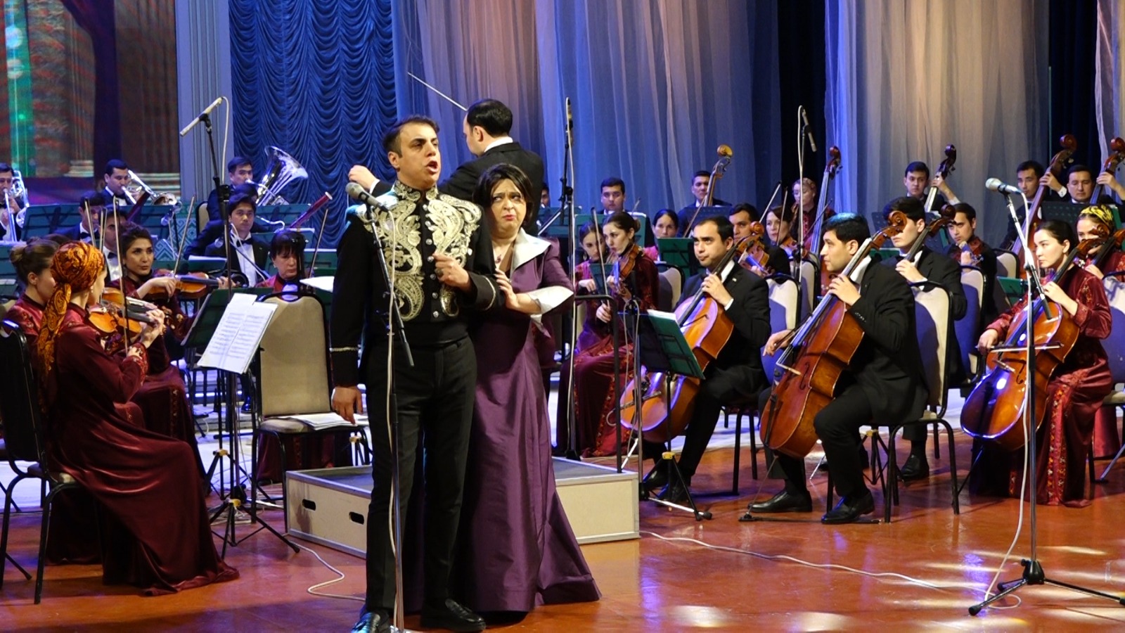 Aşqabadda Azərbaycan incəsənət nümayəndələri TÜRKSOY-un XVII Opera Günləri Qala konsertində ölkəmizi təmsil edib (Video) Xeber basligi